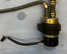 Kraftstoffpumpe/Benzinpumpe 10 mm Anschlu 13000 km gelaufen gebraucht.